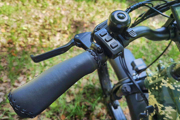 Dirwin Pioneer Plus Fat Tire Electric Bike handle bar view