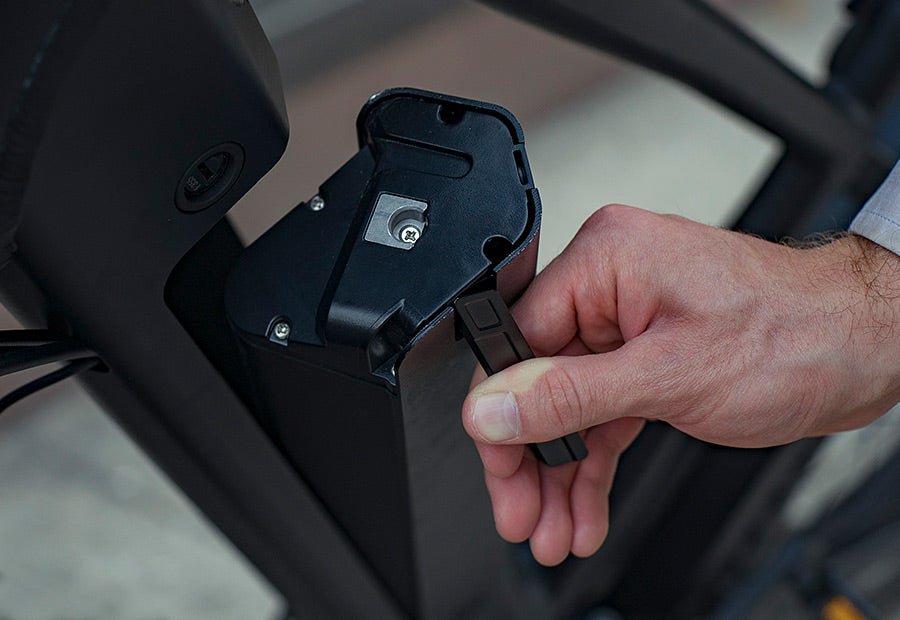 Dirwin Pioneer is equipped with a High Capacity 48V 15Ah Lithium Battery that provides you with exceptionally long-range.